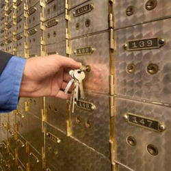 safe-deposit-locker-services
